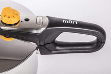 Cargar imagen en el visor de la galería, OLLA A PRESION MARCA MAN MODELO OP-2008 8 LTS ACERO INOXIDABLE CON MANGO